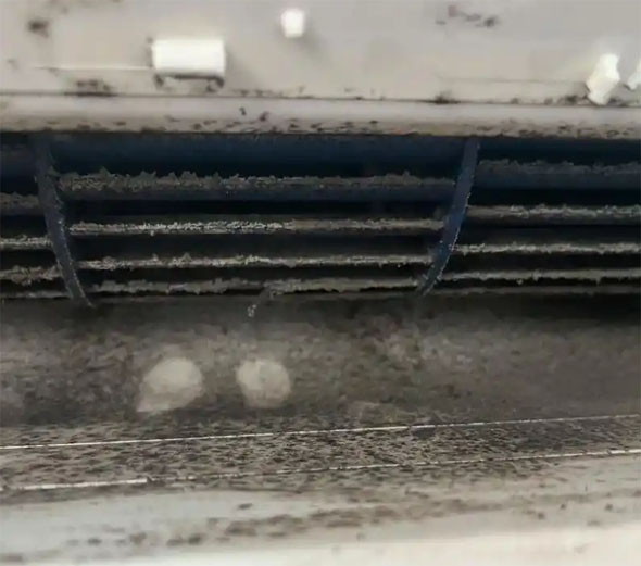 美溪空调吹的风有股烧焦味是怎么回事